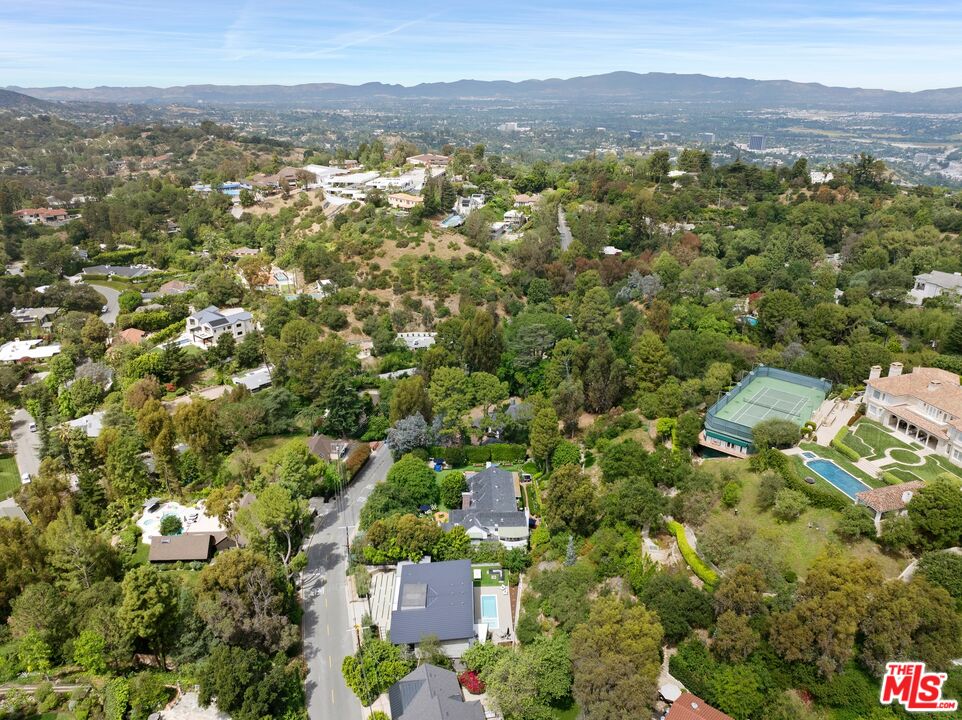 2814 Roscomare Road Los Angeles, CA 90077 - Photo 36 of 36