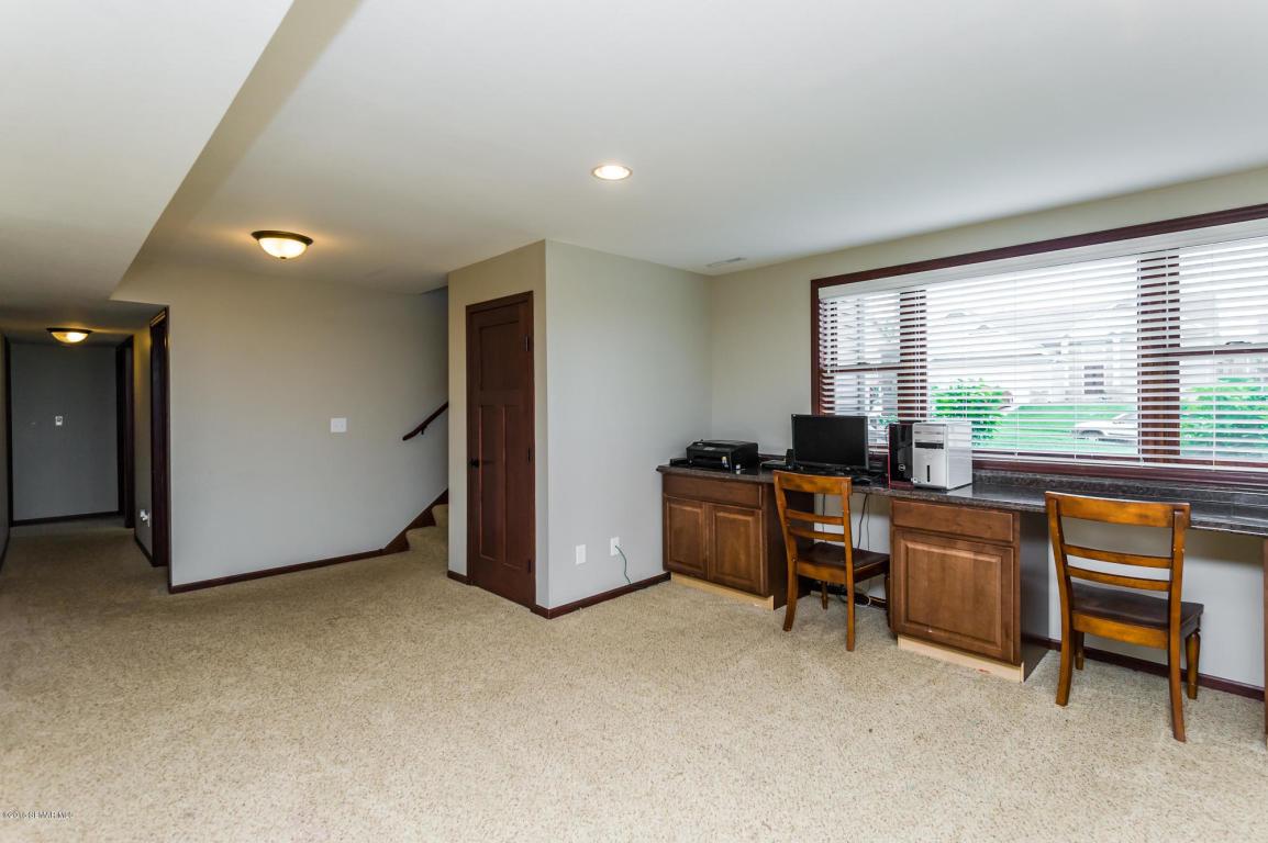 454 51st Avenue Northwest Rochester, MN 55901 - Photo 21 of 34