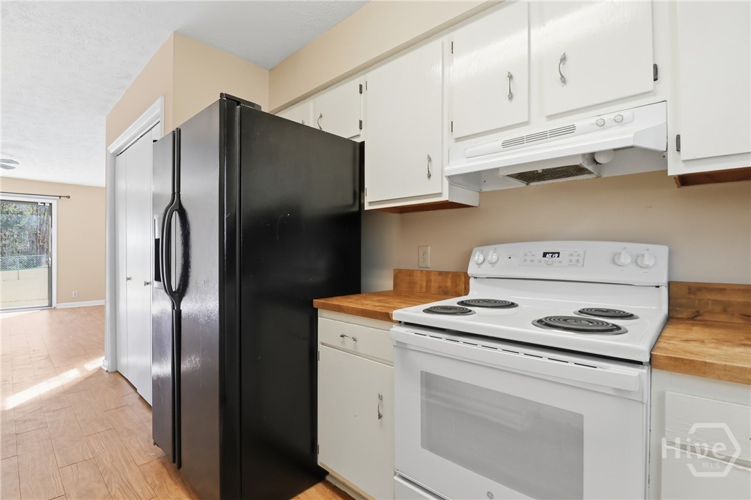 907 North Ash Street Springfield, GA 31329 - Photo 7 of 20