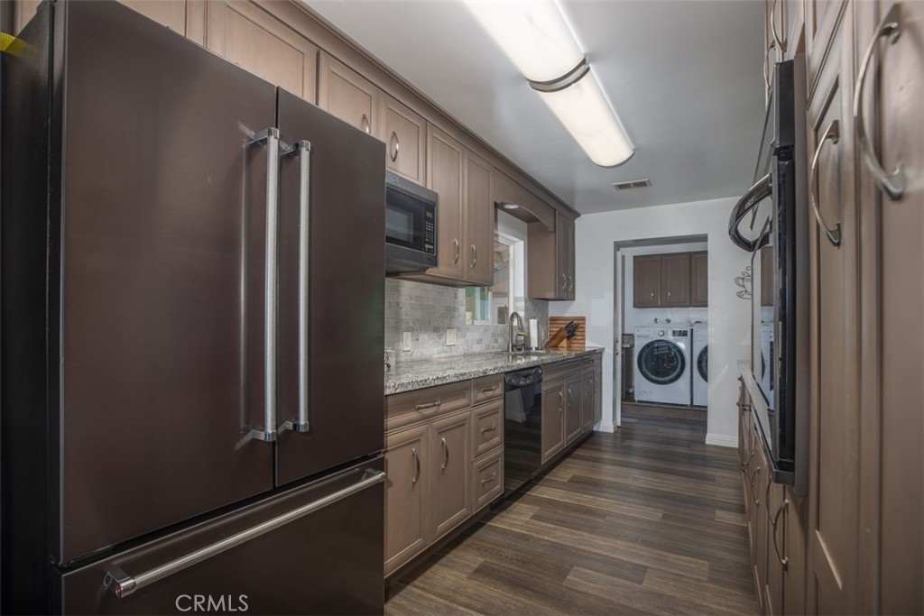 1566 Heather Lane Riverside, CA 92504 - Photo 10 of 61 Totally remodeled Kitchen