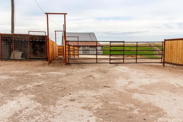 $325,000 | 240 Road Utica Ks 67584, Utica, KS 67584