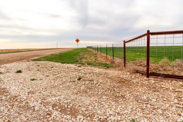 $325,000 | 240 Road Utica Ks 67584, Utica, KS 67584