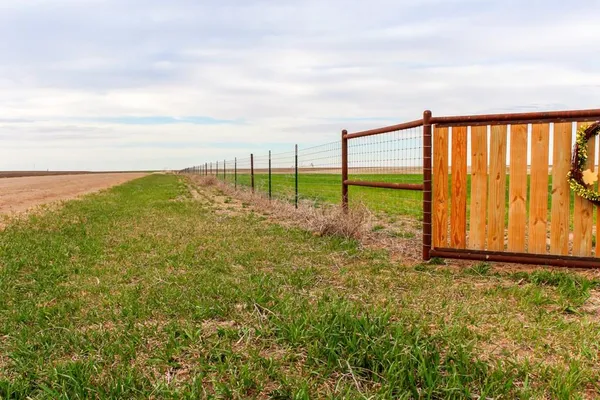 $325,000 | 240 Road Utica Ks 67584, Utica, KS 67584