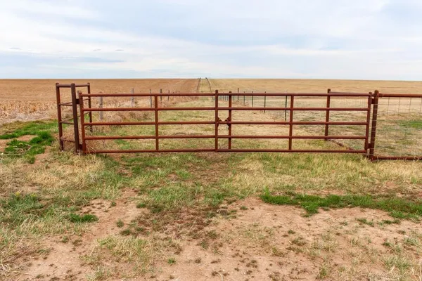 $325,000 | 240 Road Utica Ks 67584, Utica, KS 67584