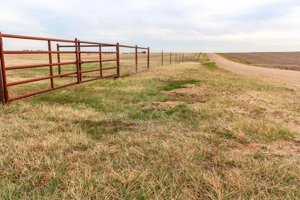 $325,000 | 240 Road Utica Ks 67584, Utica, KS 67584