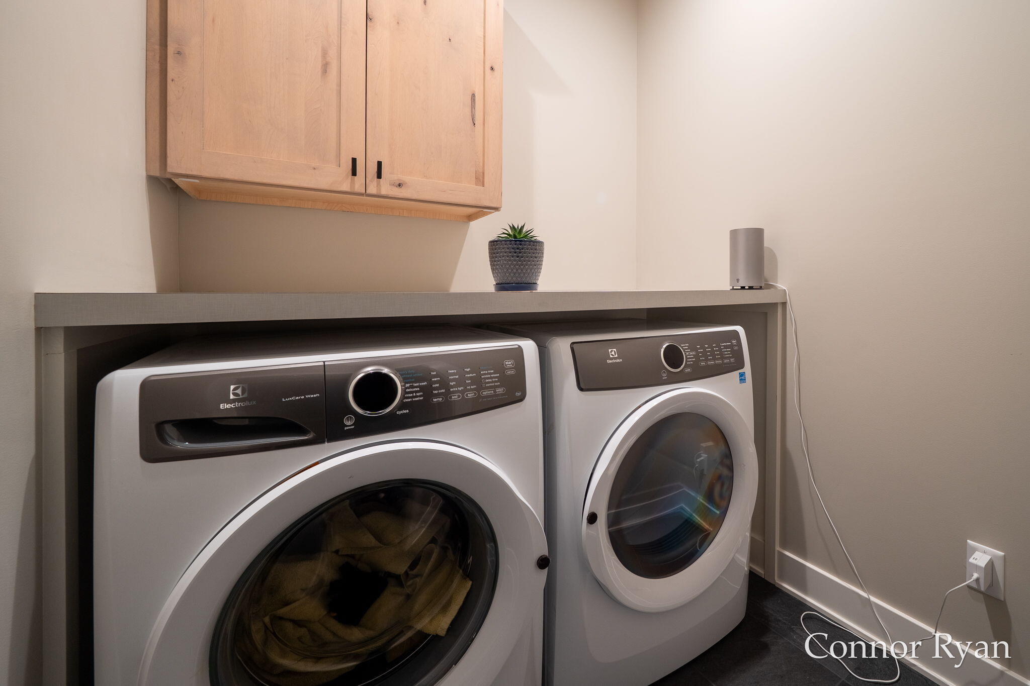 3758 Jason Ridge Lane Southwest Grand Rapids, MI 49534 - Photo 23 of 41 Main Floor Laundry