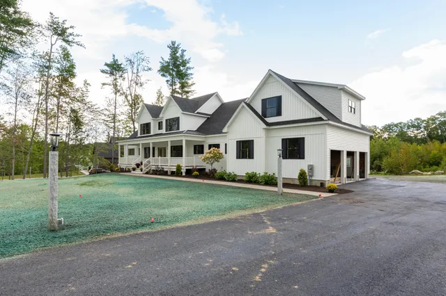 $2,100,000 | 32 Colby Farm Road, Chester, NH 03036
