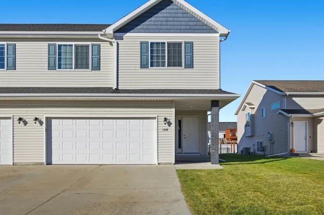 $274,900 | 1326 4th Street Northwest, West Fargo, ND 58078