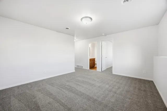 $274,900 | 1326 4th Street Northwest, West Fargo, ND 58078