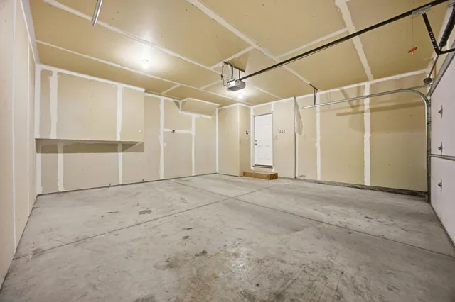 $274,900 | 1326 4th Street Northwest, West Fargo, ND 58078