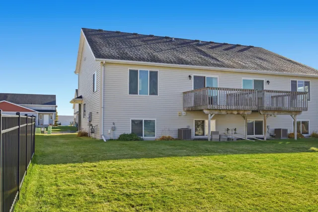 $274,900 | 1326 4th Street Northwest, West Fargo, ND 58078
