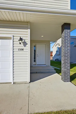 $274,900 | 1326 4th Street Northwest, West Fargo, ND 58078