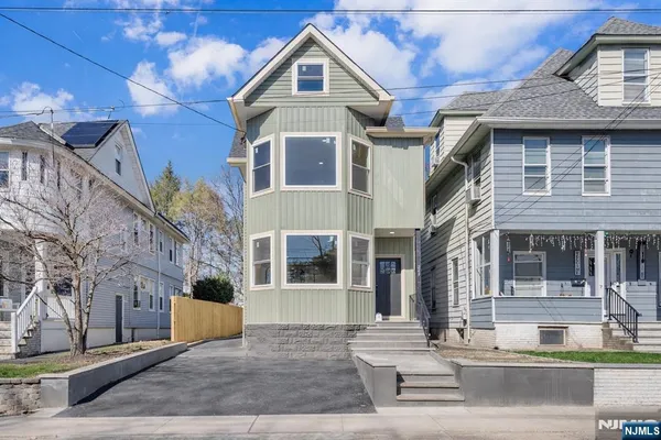 $1,299,000 | 249 Hillside Avenue, Leonia, NJ 07605