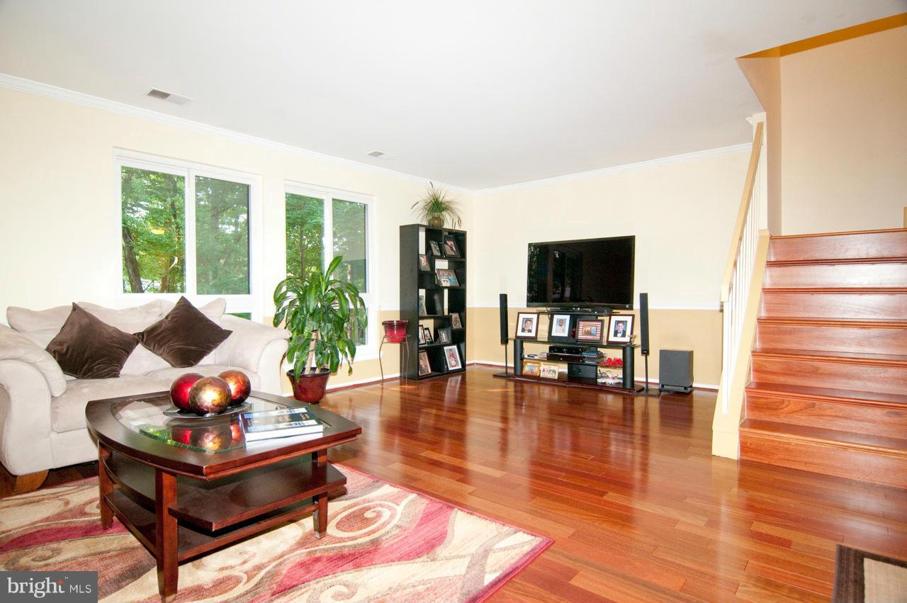 8733 Ridge Hollow Court Springfield, VA 22152 - Photo 12 of 30 Living Room