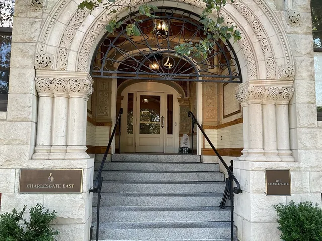 $759,900 | 4 Charlesgate East, Unit 107, Boston, MA 02215