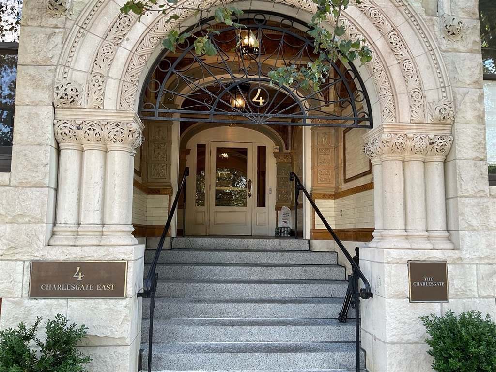 4 Charlesgate East, Unit 107 Boston, MA 02215 - Photo 10 of 23