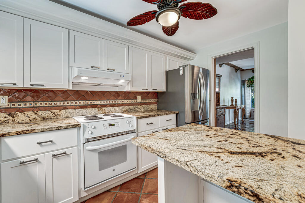 6590 North Ocean Boulevard, Unit 3 Ocean Ridge, FL 33435 - Photo 12 of 48 24