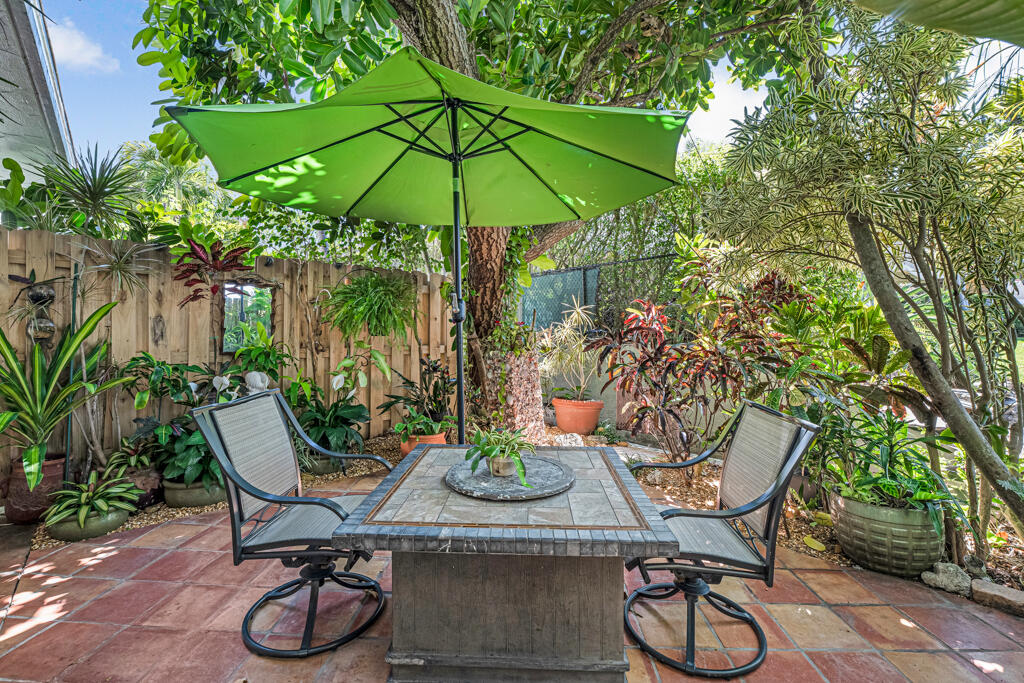 6590 North Ocean Boulevard, Unit 3 Ocean Ridge, FL 33435 - Photo 4 of 48 38