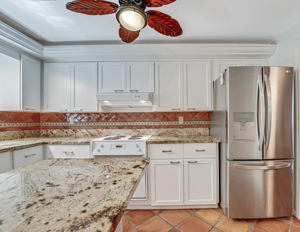 6590 North Ocean Boulevard, Unit 3 Ocean Ridge, FL 33435 - Photo 8 of 48 18