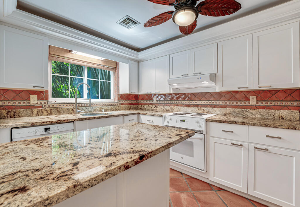 6590 North Ocean Boulevard, Unit 3 Ocean Ridge, FL 33435 - Photo 9 of 48 19