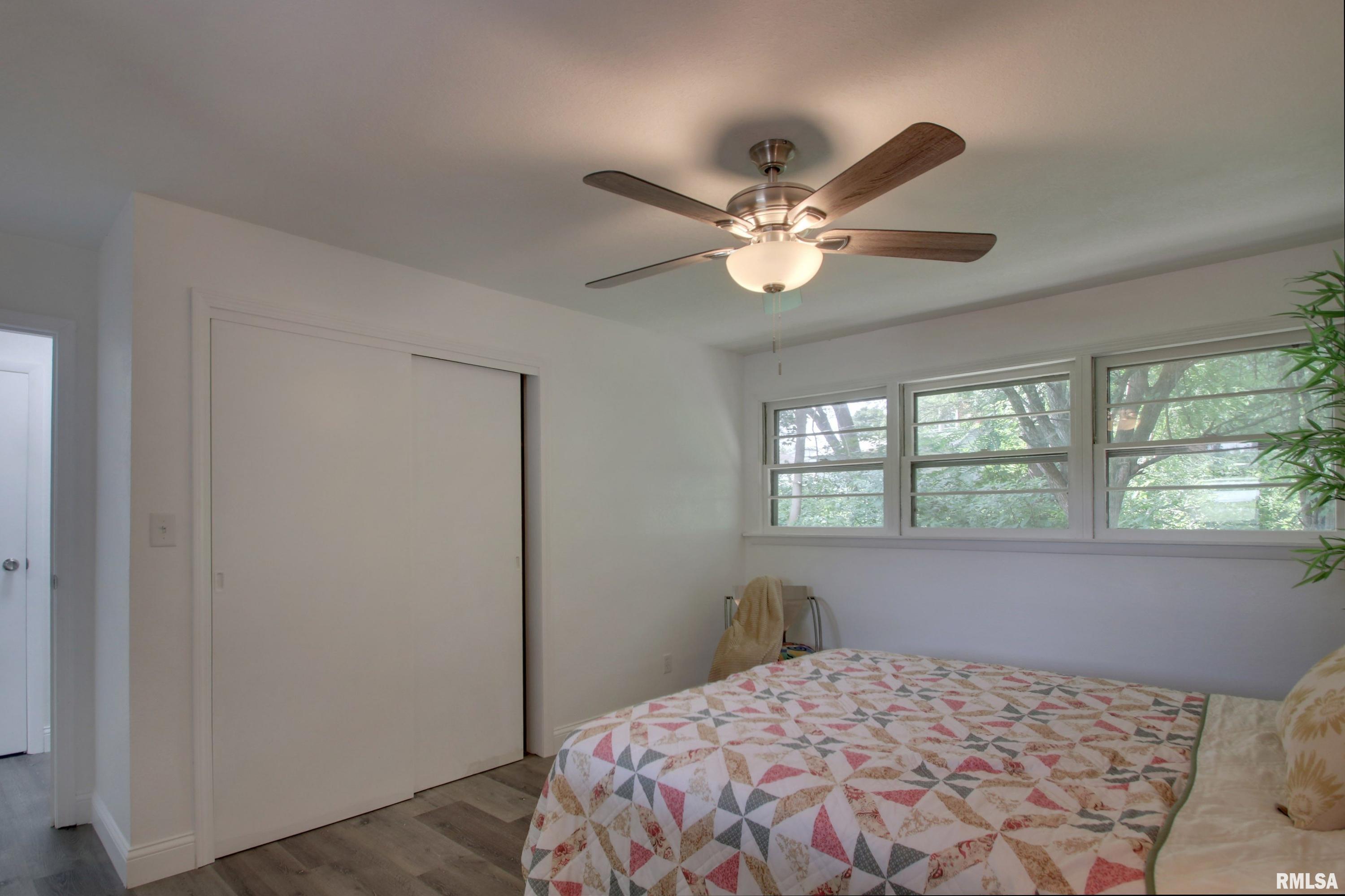 916 Locust Street Quincy, IL 62301 - Photo 11 of 21