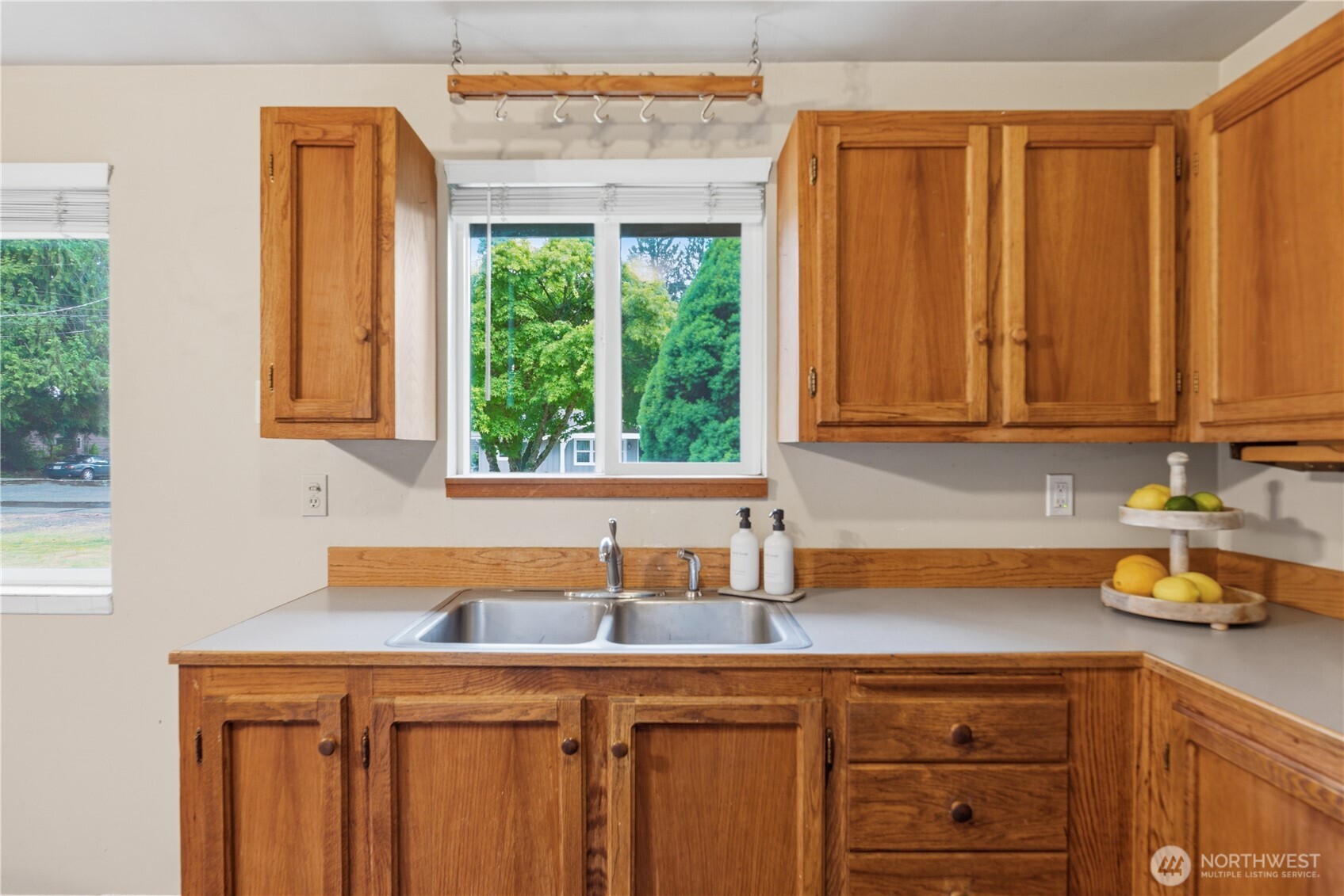 12264 156th Avenue Southeast Renton, WA 98059 - Photo 11 of 35
