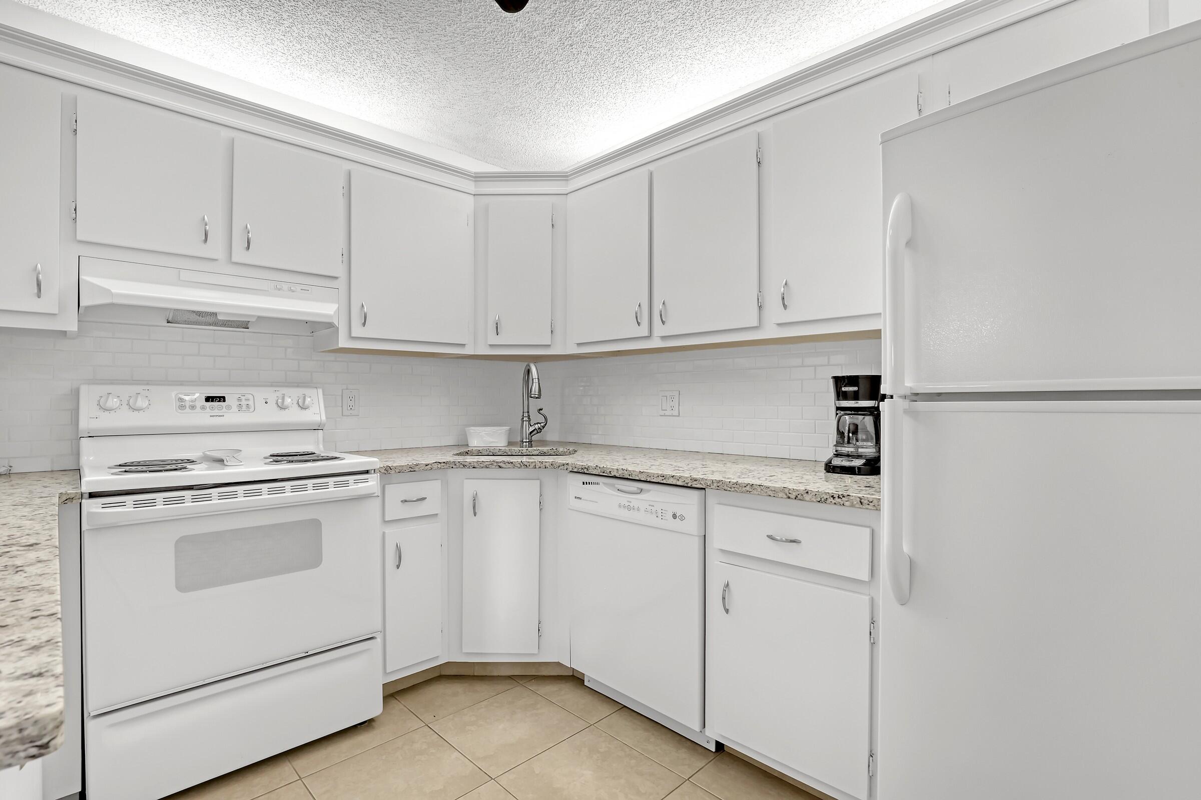 337 Pine Ridge Circle, Unit D2 Greenacres, FL 33463 - Photo 15 of 63 Image00018