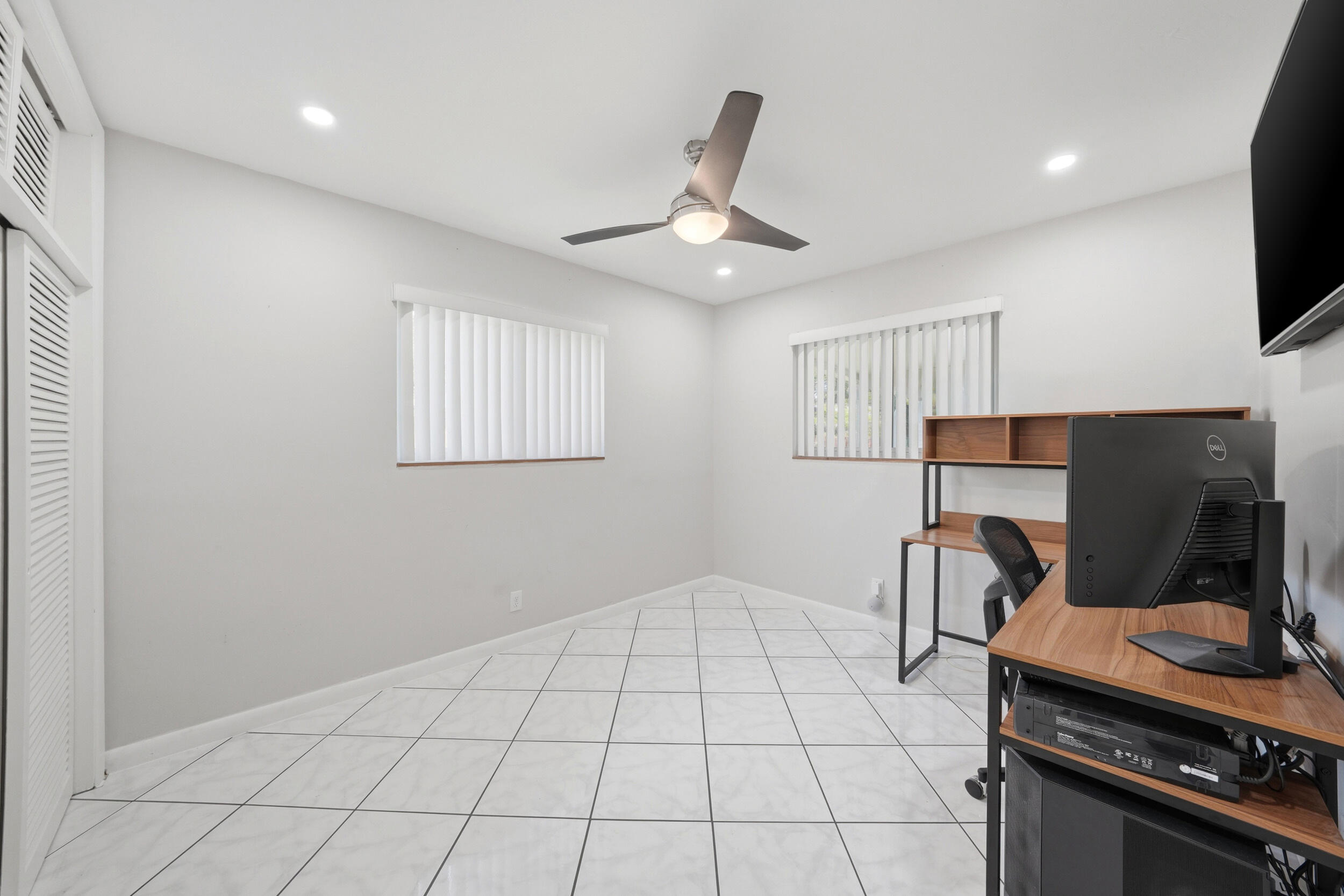 6410 Harding Street Hollywood, FL 33024 - Photo 15 of 32 40_164