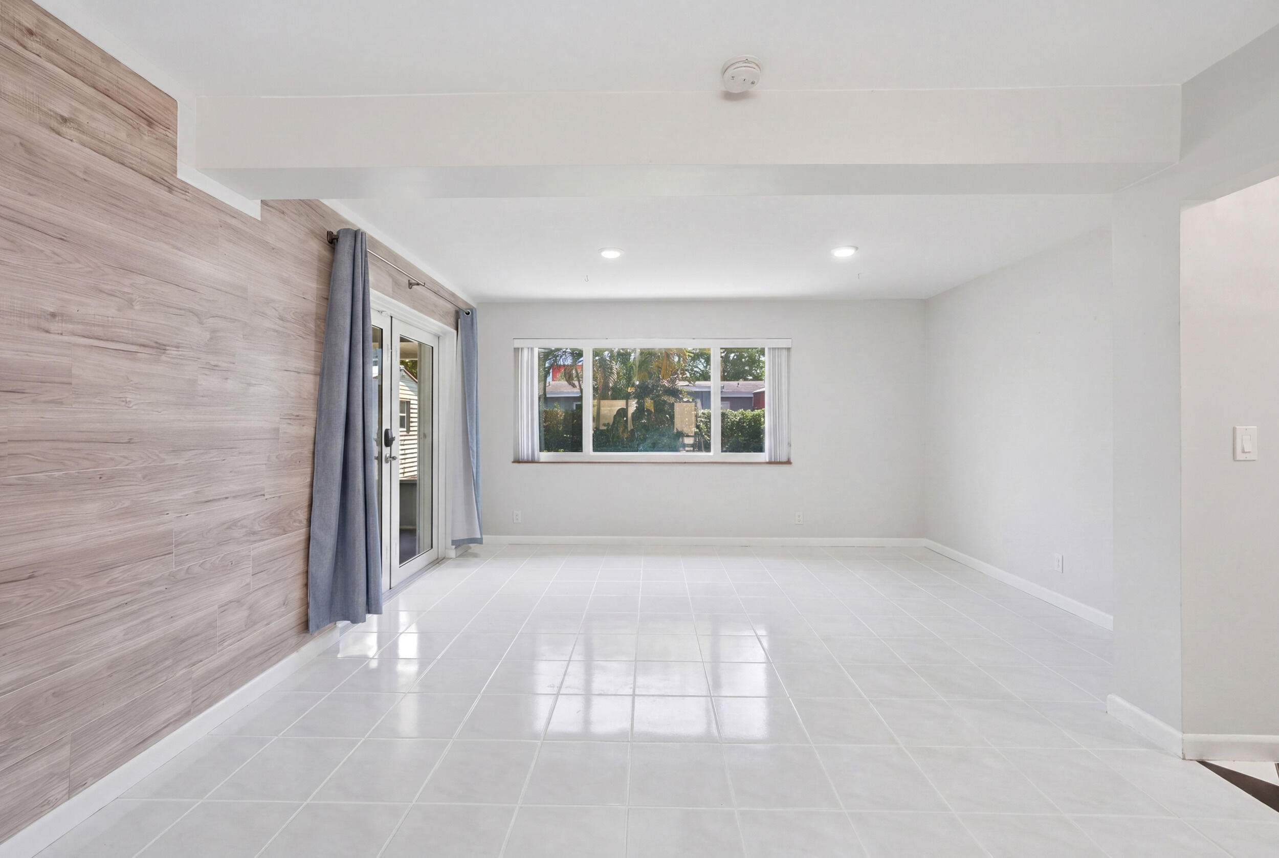 6410 Harding Street Hollywood, FL 33024 - Photo 5 of 32 26_094