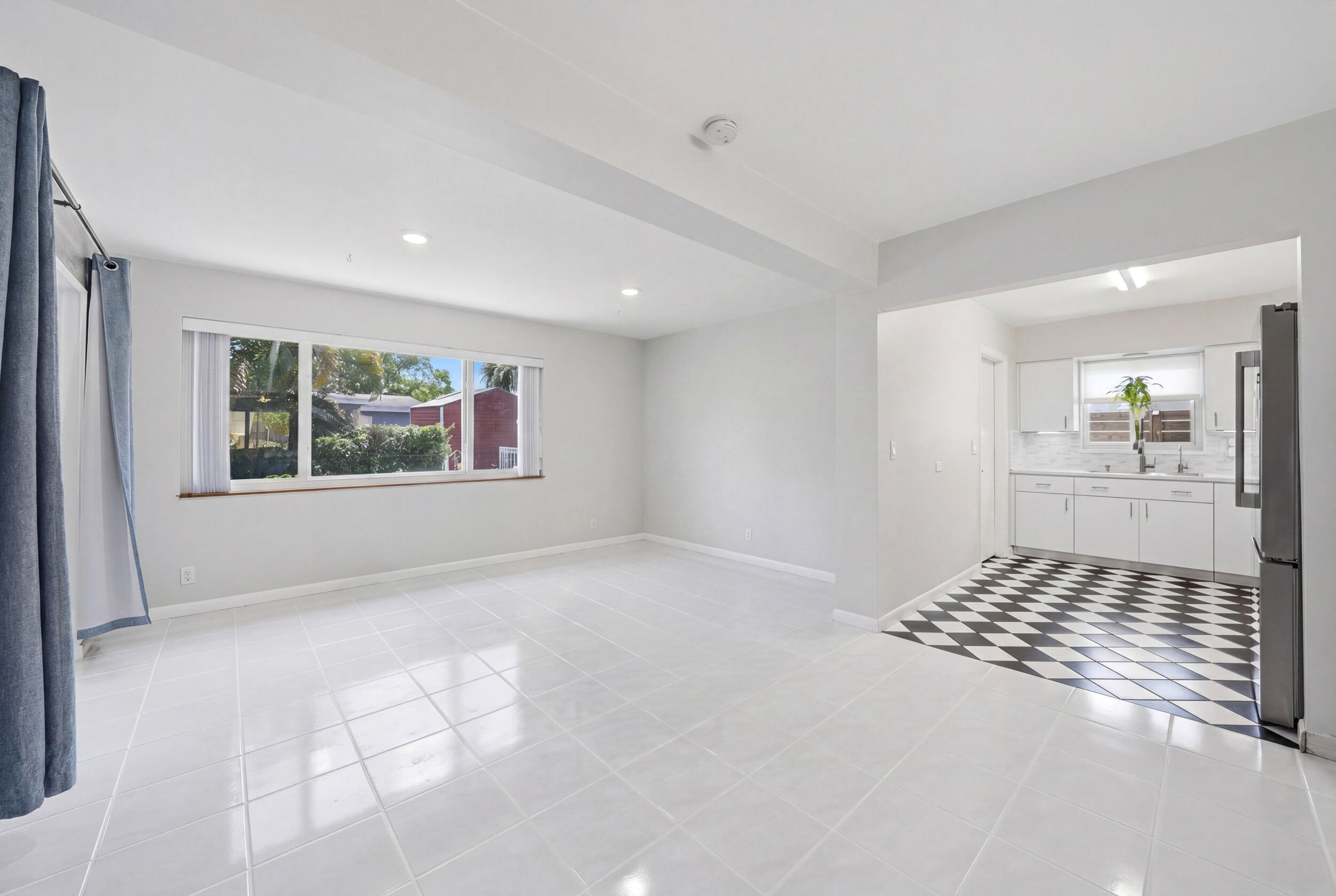 6410 Harding Street Hollywood, FL 33024 - Photo 7 of 32 22_074