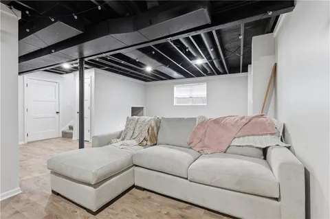 $350,000 | 6709 Northwest Eastside Drive, Kansas City, MO 64152