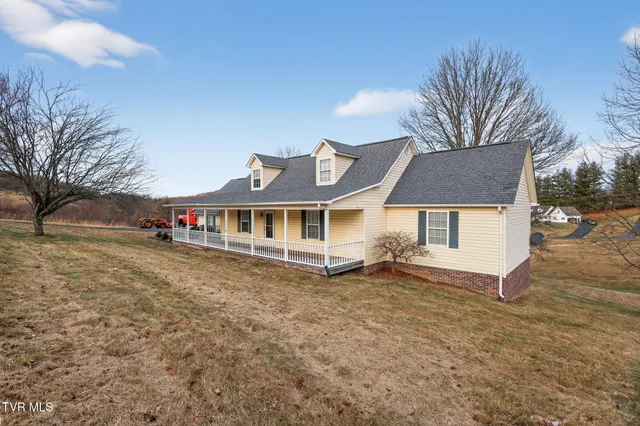 $340,000 | 347 Deel Street, Lebanon, VA 24266