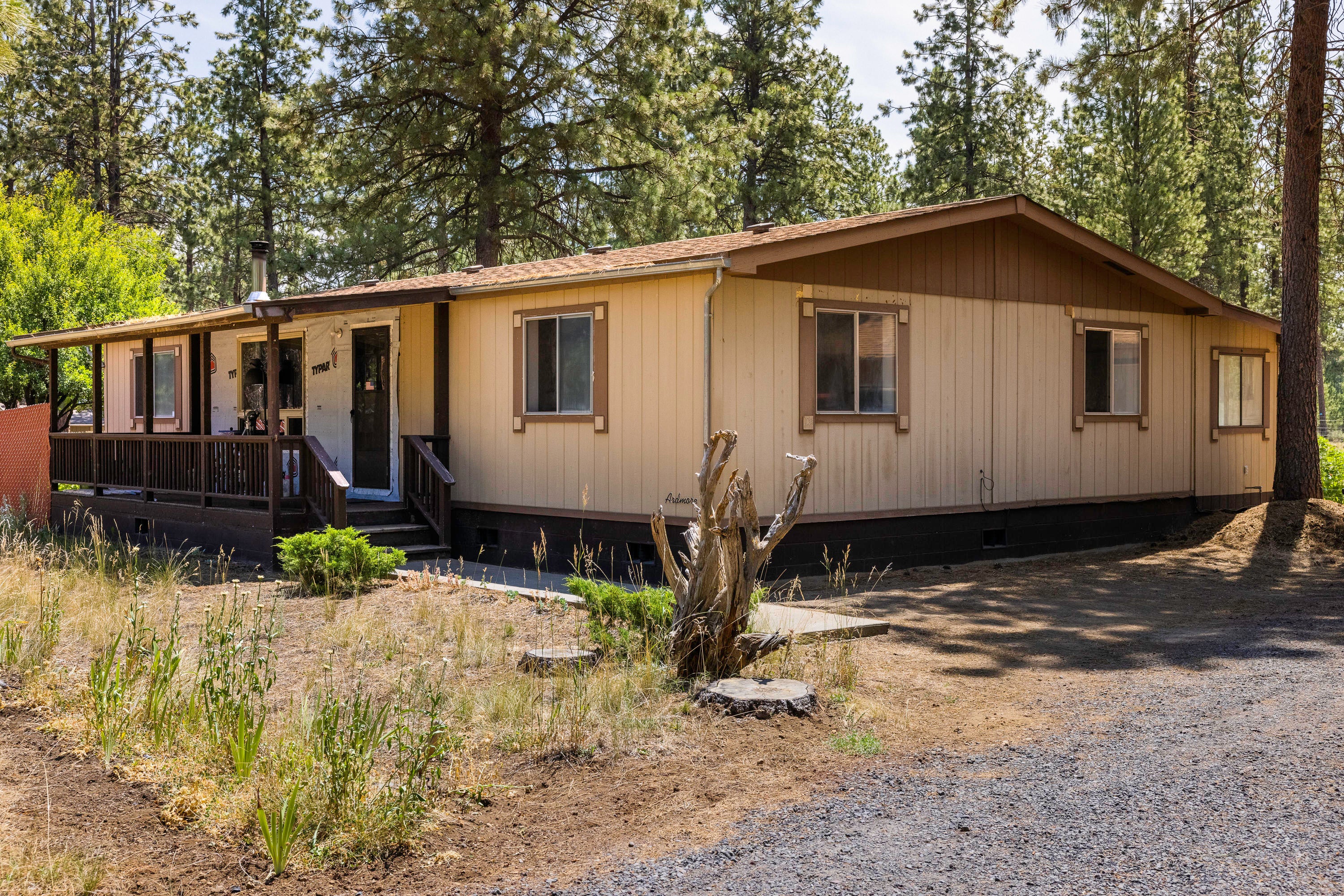 14631 Bluegrass Loop Sisters, OR 97759 - Photo 25 of 27 Front of house