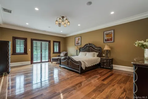 $9,000,000 | 4 Valentine Farm Court, Glen Head, NY 11545