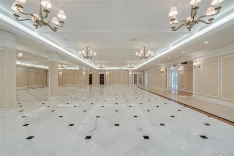 $9,000,000 | 4 Valentine Farm Court, Glen Head, NY 11545