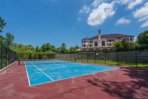 $9,000,000 | 4 Valentine Farm Court, Glen Head, NY 11545