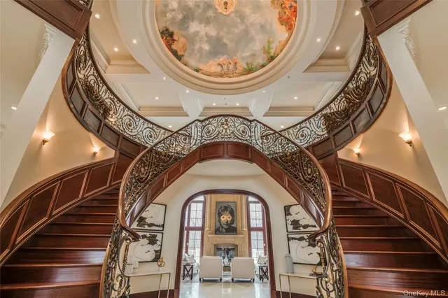 a view of entryway with a front door