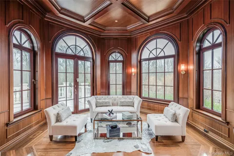 $9,000,000 | 4 Valentine Farm Court, Glen Head, NY 11545