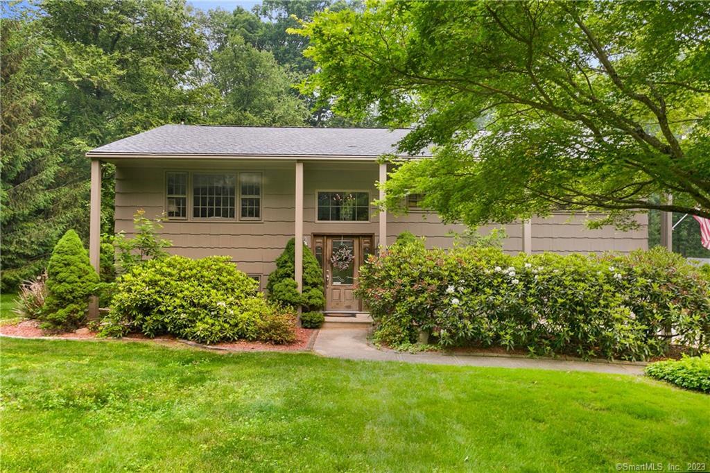 40 Huckleberry Hill Road Brookfield, CT 06804 - Photo 1 of 1