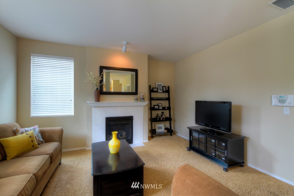 28078 Maple Ridge Way Southeast Maple Valley, WA 98038 - Photo 7 of 19