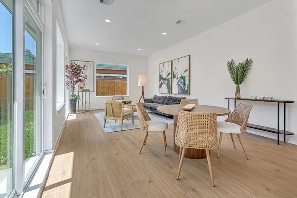 $3,250 | 3620 Sauer Street, Unit B, Houston, TX 77004