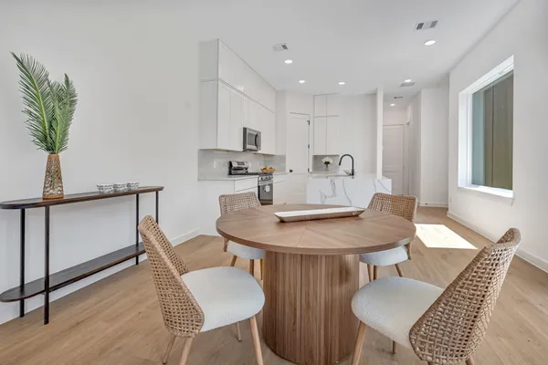 $3,250 | 3620 Sauer Street, Unit B, Houston, TX 77004