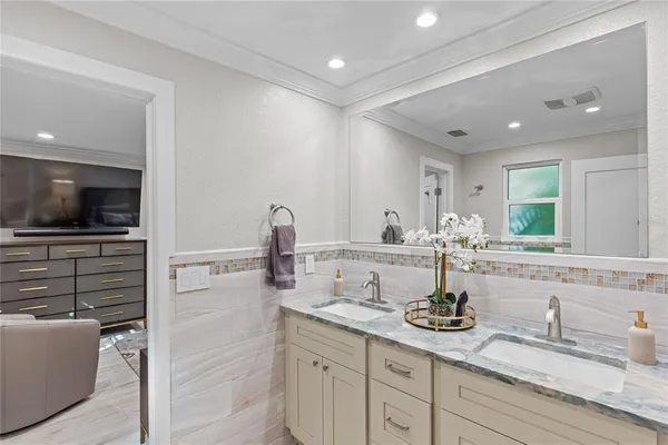 $10,900 | 135 93rd Avenue, Treasure Island, FL 33706