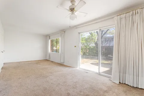 $349,000 | 609 Carriage Hill Drive, Glenview, IL 60025