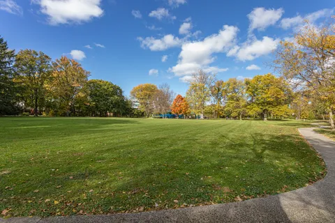 $349,000 | 609 Carriage Hill Drive, Glenview, IL 60025