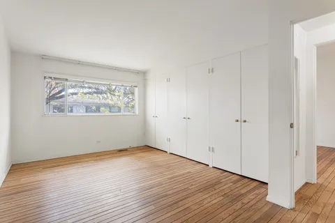 $349,000 | 609 Carriage Hill Drive, Glenview, IL 60025