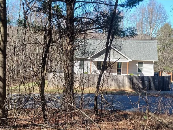 $316,000 | 36 Lake Street, Sparta, NC 28675