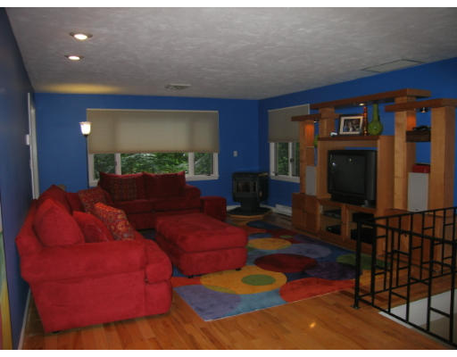 583 Edmands Road Framingham, MA 01701 - Photo 8 of 18 a living room with furniture and a window