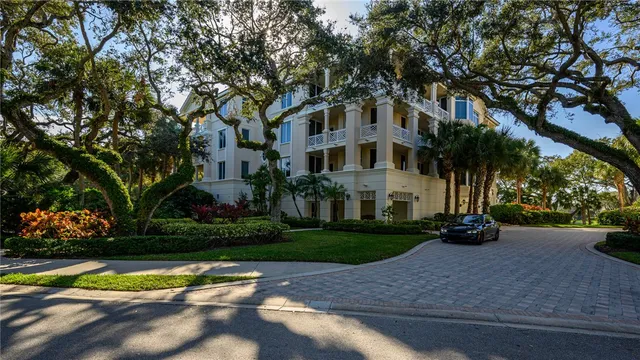 $999,000 | 501 North Swim Club Drive, Unit 3B, Vero Beach, FL 32963