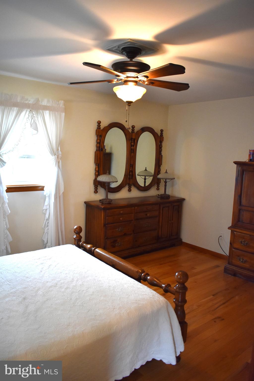5211 Harney Road Taneytown, MD 21787 - Photo 12 of 20 Master bedroom
